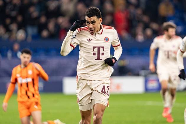 GER, Champions League, FC Shakhtar Donetsk vs FC Bayern München Muenchen 10 12 2024, Veltins Arena, Gelsenkirchen, GER, Champions League, FC Shakhtar Donetsk vs FC Bayern München Muenchen In the picture Goal celebrations cheering the goal to 1 4 by Jamal Musiala FC Bayern München Muenchen, 42 nordphotoxGmbHxx xChristianxSchulze nph000300