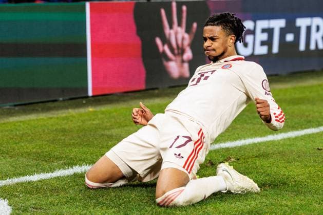 UEFA Champions League FC Shakhtar Donetsk FC Bayern Munich 10 12 2024 Cheers for 1 5 by Michael Olise FC Bayern Munich, 17 UEFA Champions League FC Shakhtar Donetsk FC Bayern Munich, Gelsenkirchen, Arena auf Schalke on 10 12 2024 Copyright: xBEAUTIFULxSPORTS Wunderlx