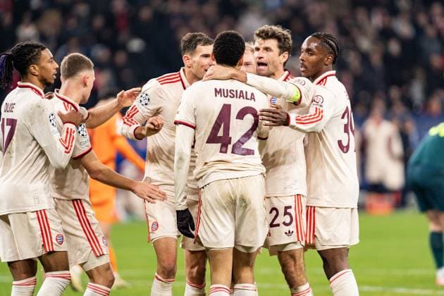 GER, Champions League, FC Shakhtar Donetsk vs FC Bayern München Muenchen 10 12 2024, Veltins Arena, Gelsenkirchen, GER, Champions League, FC Shakhtar Donetsk vs FC Bayern München Muenchen In the picture Goal celebrations Celebrating the goal to 1 4 by Jamal Musiala FC Bayern München Muenchen, 42 Michael Olise FC Bayern München Muenchen, 17 Thomas Müller Mueller FC Bayern München Muenchen, 25 Mathys Tel FC Bayern München Muenchen, 39 Leon Goretzka FC Bayern München Muenchen, 8 nordphotoxGmbHxx xChristianxSchulze nph000300