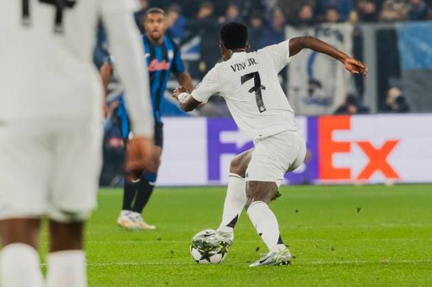 Atalanta BC v Real Madrid C.F. - UEFA Champions League 2024 25 League Phase MD6 Vinicius Junior plays during the UEFA Champions League 2024 25 match between Atalanta BC and Real Madrid in Bergamo, Italy, on December 10, 2024, at Gewiss Stadium Bergamo Italy  Copyright: xMairoxCinquettix originalFilename:cinquetti-atalanta241210_npT9w.jpg