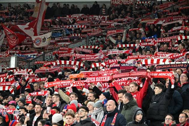 10 12 2024, xsltx, Football UEFA Champions League, Shakhtar Donetsk FC Bayern Munich emspor, v l Bayern Muenchen München, Fans, Mood, Scarves, Emotions, Spectators, Visitors, Ultras, Schickeria DFL DFB REGULATIONS PROHIBIT ANY USE OF PHOTOGRAPHS as IMAGE SEQUENCES and or QUASI VIDEO Gelsenkirchen
