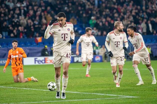 10 12 2024, Football UEFA Champions League, Season 2024 2025, Matchday 06, Shakhtar Donetsk FC Bayern Muenchen at the Veltins Arena in Gelsenkirchen While Jamal Musiala FC Bayern Muenchen, 42 , Konrad Laimer FC Bayern Muenchen, 27 and Michael Olise FC Bayern Muenchen, 17 are happy about the goal for 4 1 Alaa Ghram Shakhtar Donetsk, 18 is disappointed Photo Kirchner Media TH Copyright: xKirchner-Media THx