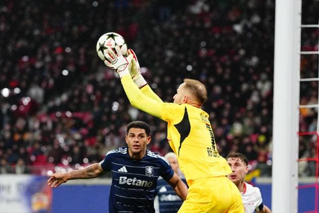 December 10 2024: Peter Gulacsi of RB Leipzig controls the ball during a Champions League Group Phase day 6 game, RB Leipzig vs Aston Villa, at Red Bull Arena, Leipzig, Germany. CSM Leipzig Germany - ZUMAc04_ 20241210_zma_c04_037 Copyright: xUlrikxPedersenx