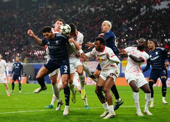 December 10 2024: Diego Carlos of Aston Villa heads during a Champions League Group Phase day 6 game, RB Leipzig vs Aston Villa, at Red Bull Arena, Leipzig, Germany. CSM Leipzig Germany - ZUMAc04_ 20241210_zma_c04_039 Copyright: xUlrikxPedersenx