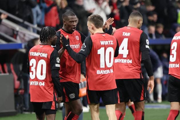 GER, UEFA CL, Bayer 04 Leverkusen GER vs Inter Milan ITA , 10 12 2024, BayArena, Leverkusen, GER, UEFA CL, Bayer 04 Leverkusen GER vs Inter Milan ITA , , pictured Nordi Mukiele Leverkusen 23 , celebrates his goal in front of the fans with Florian Wirtz Leverkusen 10 , nordphotoxGmbHx xMeuter nph00351