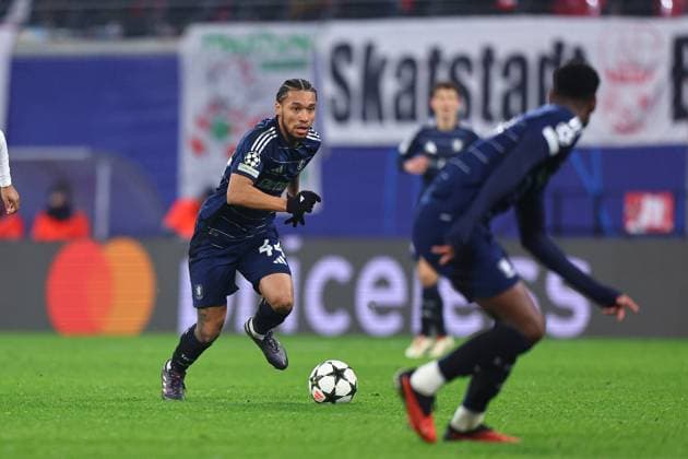 2024.12.10 Lipsk pilka nozna UEFA Liga Mistrzow sezon 2024 2025 RB Lipsk - Aston Villa FC N z Boubacar Kamara Foto Pawel Andrachiewicz PressFocus 2024.12.10 Leipzig Football - UEFA Champions League season 2024 2025 RB Leipzig - Aston Villa FC Boubacar Kamara Credit: Pawel Andrachiewicz PressFocus NEWSPIX.PL --- newspix.pl POLAND OUT! 