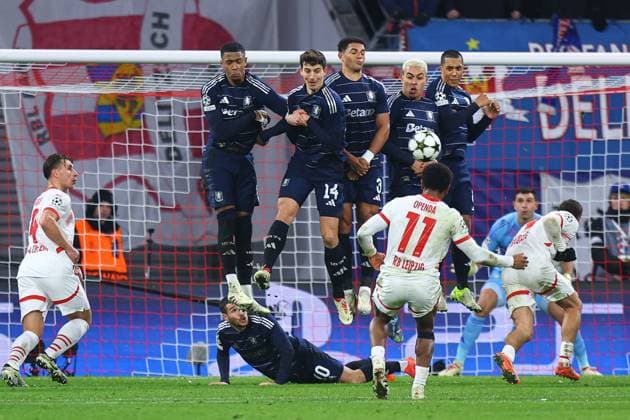 2024.12.10 Lipsk pilka nozna UEFA Liga Mistrzow sezon 2024 2025 RB Lipsk - Aston Villa FC N z Lois Openda Foto Pawel Andrachiewicz PressFocus 2024.12.10 Leipzig Football - UEFA Champions League season 2024 2025 RB Leipzig - Aston Villa FC Lois Openda Credit: Pawel Andrachiewicz PressFocus NEWSPIX.PL --- newspix.pl POLAND OUT! 