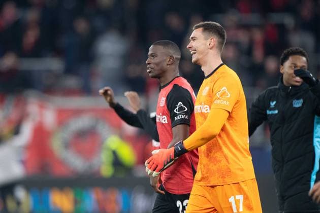 v l Nordi MUKIELE LEV , Goalkeeper Matej KOVAR LEV Final cheer Leverkusen, cheers, jubilation, joy, cheers, Football Champions League, Matchday 6, Bayer 04 Leverkusen LEV Inter Milan Inter 1 0 on 10 12 2024 in Leverkusen Germany UEFA regulations prohibit any use of photographs as image sequences and or quasi video Â