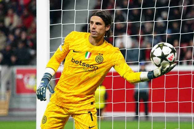 Football, UEFA Champions League 2024 2025, Bayer 04 Leverkusen FC Internazionale Milano, FC Milan 10 12 2024 Bayarena Leverkusen, Yann Sommer, TW , Inter Milan, action, single image,