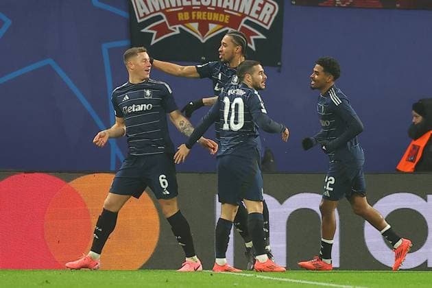 RB Leipzig Aston Villa Champions League Leipzig, 10 12 2024, Red Bull Arena, Football, Men, Season 2024 2025, UEFA Champions League, Matchday 6 , RB Leipzig Aston Villa 2 3 1 1 , In the picture goal for Aston Villa, goal celebration after the 2 3, scorer Ross Barkley 6, Aston Villa ,