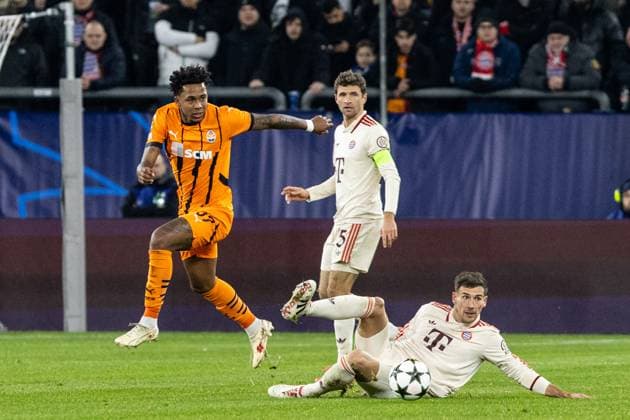 UEFA Champions League FC Shakhtar Donetsk FC Bayern Munich 10 12 2024 Kevin FC Shakhtar Donetsk, 37 , Leon Goretzka FC Bayern Munich, 8 UEFA Champions League FC Shakhtar Donetsk FC Bayern Munich Arena AufSchalke, Gelsenkirchen 10 12 2024 Copyright: xBEAUTIFULxSPORTS Buriakovx