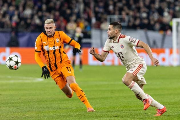 UEFA Champions League FC Shakhtar Donetsk FC Bayern Munich 10 12 2024 Raphael Guerriro FC Bayern Munich, 22 , Olaksandr Zubkov FC Shakhtar Donetsk, 11 UEFA Champions League FC Shakhtar Donetsk FC Bayern Munich Arena AufSchalke, Gelsenkirchen 10 12 2024 Copyright: xBEAUTIFULxSPORTS Buriakovx