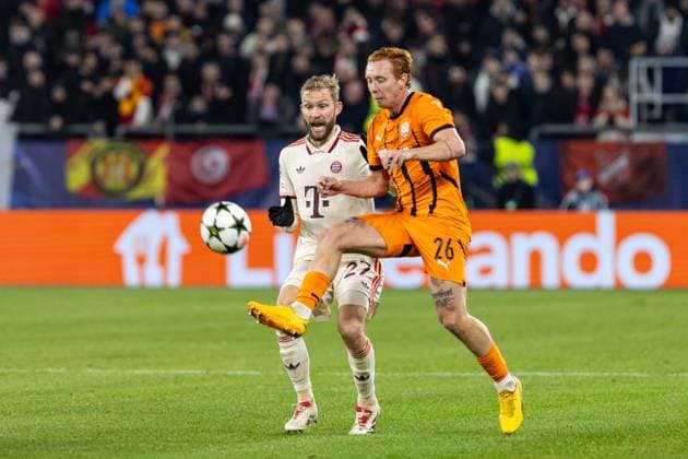 UEFA Champions League FC Shakhtar Donetsk FC Bayern Munich 10 12 2024 Konrad Laimer FC Bayern Munich, 27 , Yukhym Konoplia FC Shakhtar Donetsk, 26 UEFA Champions League FC Shakhtar Donetsk FC Bayern Munich Arena AufSchalke, Gelsenkirchen 10 12 2024 Copyright: xBEAUTIFULxSPORTS Buriakovx