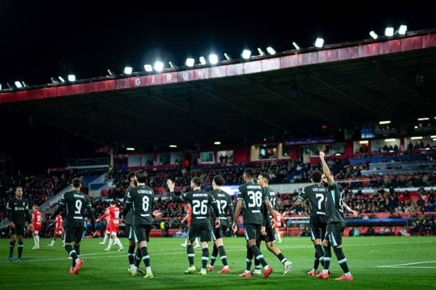 Girona FC Vs Liverpool FC in Girona, Spain - 10 Dec 2024 Mohamed Salah (R)(Liverpool FC) celebrates with teammates after scoring a goal during a UEFA Champions League match between Girona FC and Liverpool FC at Estadi Municipal de Montilivi. Final Score: Girona FC 0 - Liverpool FC 1. Girona Spain Copyright: xFelipexMondinox xSOPAxImagesx SP0522-1110