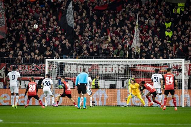 UEFA Champions League, Bayer 04 Leverkusen Inter Milan 10 12 2024 Nathan Tella Bayer 04 Leverkusen, 19 only hits the crossbar and is annoyed UEFA Champions League, Bayer 04 Leverkusen Inter Milan, matchday 6 on 10 12 2024 at the BayArena in Leverkusen Copyright: xBEAUTIFULxSPORTS AxelxKohringx