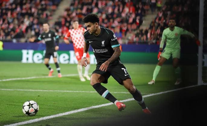 December 10, 2024, Sabadell, Barcelona, Spain: Barcelona Spain 10.12.2024 Luis Diaz (Liverpool FC) control the ball during the UEFA Champions League between Girona FC and Liverpool FC at Montilivi on 10 December 2024 in Girona. Sabadell Spain - ZUMAu50_ 20241210_zsp_u50_017 Copyright: xXavixUrgelesx