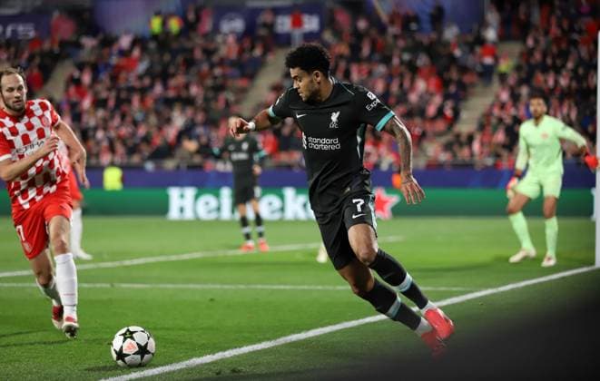 December 10, 2024, Sabadell, Barcelona, Spain: Barcelona Spain 10.12.2024 Luis Diaz (Liverpool FC) control the ball during the UEFA Champions League between Girona FC and Liverpool FC at Montilivi on 10 December 2024 in Girona. Sabadell Spain - ZUMAu50_ 20241210_zsp_u50_044 Copyright: xXavixUrgelesx
