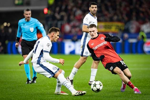 UEFA Champions League, Bayer 04 Leverkusen Inter Milan 10 12 2024 Amine Adli Bayer 04 Leverkusen, 21 on the ball against Kristjan Asllani Inter Milan, 21 UEFA Champions League, Bayer 04 Leverkusen Inter Milan, Matchday 6 on 10 12 2024 at BayArena in Leverkusen Copyright: xBEAUTIFULxSPORTS AxelxKohringx