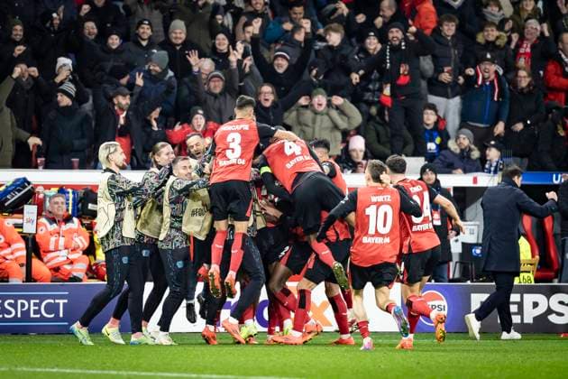 UEFA Champions League, Bayer 04 Leverkusen Inter Milan 10 12 2024 Crowd celebrating after Nordi Mukieles late goal to make it 1 0 Bayer 04 Leverkusen, 23 UEFA Champions League, Bayer 04 Leverkusen Inter Milan, matchday 6 on 10 12 2024 at BayArena in Leverkusen Copyright: xBEAUTIFULxSPORTS AxelxKohringx