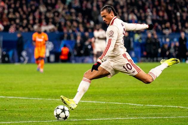 GELSENKIRCHEN, GERMANY - DECEMBER 10: Leroy Sane of FC Bayern Munchen shoots during the UEFA Champions League 2024 25 League Phase MD6 match between FC Shakhtar Donetsk and FC Bayern MÃ¼nchen at Arena AufSchalke on December 10, 2024 in Gelsenkirchen, Germany. (Photo by Rene Nijhuis) SOC  Copyright: xRenexNijhuis