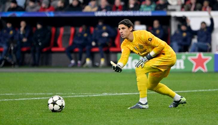 BayArena Leverkusen, 10 12 2024, Soccer UEFA Champions League Season 2024 25 6 Matchday, Bayer 04 Leverkusen B04, red vs Inter Milan INT, white TW Yann Sommer INT