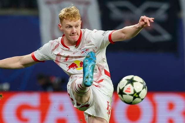 Nicolas Seiwald RB Leipzig controls the ball, UEFA Champions League 2024 25 League Phase MD6, RB Leipzig v Aston Villa FC, Red Bull Arena on December 10, 2024 in Leipzig, Germany Photo by Marco Steinbrenner DeFodi Images Nicolas Seiwald RB Leipzig controls the ball, UEFA Champions League 2024 25 League Phase MD6, RB Leipzig v Aston Villa FC, Red Bull Arena Leipzig , December 10, 2024 in Leipzig, Germany Photo by Marco Steinbrenner DeFodi Images Defodi 700 leipzig aston 20241210 173 Defodi-700