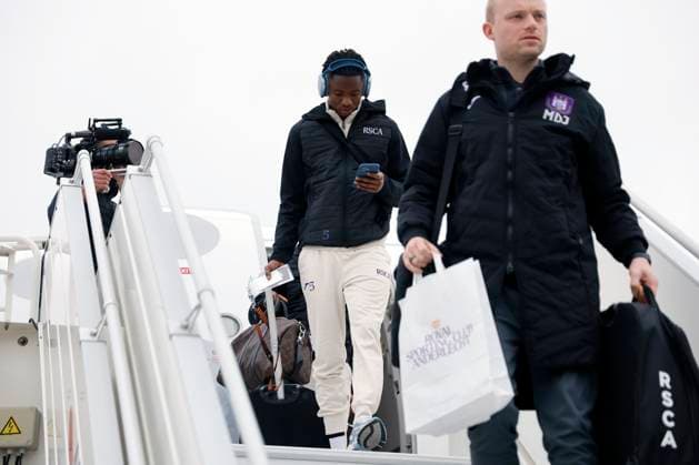 Slavia Praha v RSC Anderlecht - UEFA Europa League Media Activities 11 12 2024 PRAGUE, CZECH REPUBLIC - DECEMBER 11 : N Diaye Moussa defender of RSC Anderlecht pictured during arrival at the airport of Prague prior the UEFA Europa League 2024 25 League Phase MD6 match between Slavia Praha and RSC Anderlecht on December 11, 2024 in Prague, Czech Republic, 11 12 2024 Prague Czech Republic  Copyright: xJanxDexMeuleneirx