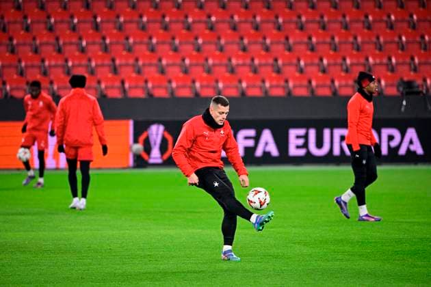 Tomas Holes of Slavia in action during the training session prior to the UEFA Europa League, 6th round match: SK Slavia Praha vs RSC Anderlecht Brussels, in Prague, Czech Republic, on December 11, 2024. (CTKxPhoto VitxSimanek) CTKPhotoP2024121105537  CTKPhotoP2024121105537