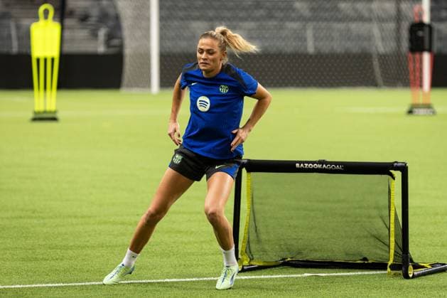 241211 Fridolina Rolfö of FC Barcelona during a training session on December 11, 2024 in Stockholm Photo Michael Campanella BILDBYRAN COP 313 MC0118 fotboll football soccer fotball damn uefa womens champions league barcelona femini press conference training bbeng  Copyright: MICHAELxCAMPANELLA BB241211MC033