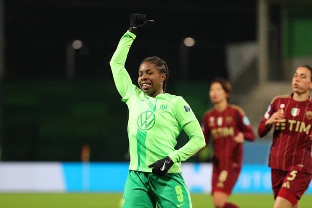 VfL vs AS Rome, CL Women Wolfsburg, 11 12 2024, FOOTBALL VfL Wolfsburg vs AS Rome, group round Champions League Women, season 2024 25 Lineth Beerensteyn VfL Wolfsburg Wolfsburg