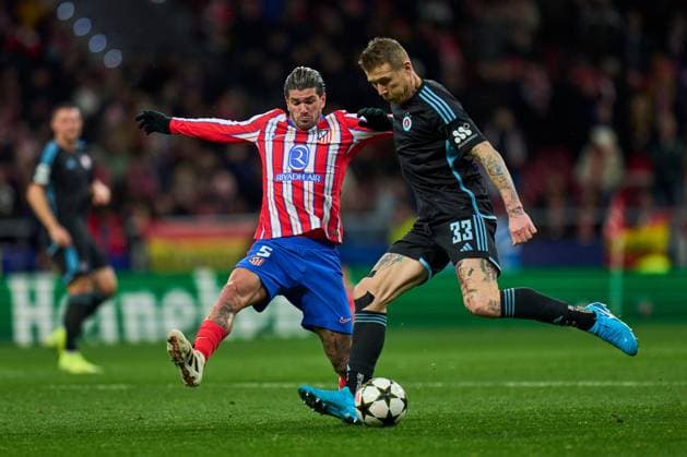 Rodrigo De Paul of Atletico de Madrid and Juraj Kucka of SK Slovan Bratislava Atletico de Madrid v Slovan Bratislava. UEFA Champions League match. Date 6. Football, Riyadh Air Metropolitano Stadium, Madrid, Spain - 11 Dic 2024 Editorial use only  Copyright: xPRESSINPHOTO Shutterstockx 14994194l
