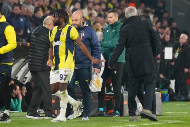 Coach Jose Mourinho and Allan Saint Maximin of Fenerbahce during the UEFA Europa League 2024 25 League Phase MD6 match between Fenerbahce SK and Athletic Club at on December 11, 2024 in Istanbul, Turkey. (Photo by Seskimphoto ) Fenerbahce v Athletic Bilbao - UEFA Europa League 