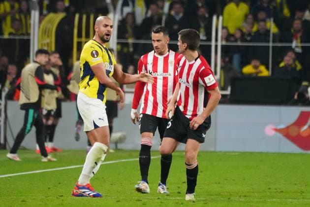 Sofyan Amrabat (L) of Fenerbahce and Inigo Ruiz (16) of Athletic Bilbao battle for the ball during the UEFA Europa League 2024 25 League Phase MD6 match between Fenerbahce SK and Athletic Club at on December 11, 2024 in Istanbul, Turkey. (Photo by Seskimphoto ) Fenerbahce v Athletic Bilbao - UEFA Europa League 