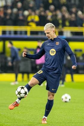 UEFA Champions League Borussia Dortmund Barcelona 11 12 2024 Dani Olmo Barcelona, 20 warming up UEFA Champions League Borussia Dortmund Barcelona Signal Iduna Park, Dortmund 11 12 2024 Copyright: xBEAUTIFULxSPORTS Buriakovx