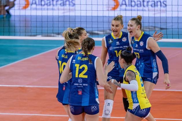 Happiness of Scandicci s players during Savino del Bene Scandicci vs Allianz MTV Stuttgart, CEV Champions League Women volleyball match in Firenze , Italy, December 11 2024  Copyright: xSaraxEsposito IPAxSportx xipa-agency.netx xx IPA_52320429 IPA_Agency_IPA52320429