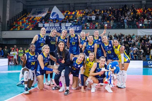 Players of Savino Del Bene Scandicci during Savino del Bene Scandicci vs Allianz MTV Stuttgart, CEV Champions League Women volleyball match in Firenze , Italy, December 11 2024  Copyright: xSaraxEsposito IPAxSportx xipa-agency.netx xx IPA_52320720 IPA_Agency_IPA52320720