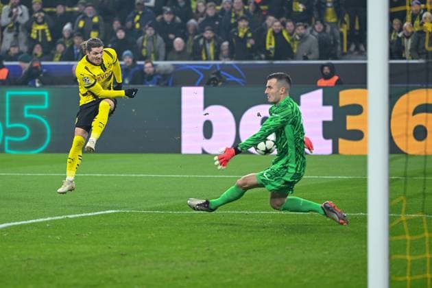 11 12 2024, Football, Champions League, Matchday 6, Season 2024 2025, Borussia Dortmund FC Barcelona, Goal chance Marcel Sabitzer Borussia Dortmund , Goalkeeper Inaki Pena FC Barcelona xRHR PHOTO TKx Copyright: RHR-FOTOx RHR-FOTO TK