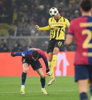 11 12 2024, xhbx, Football UEFA Champions League, Borussia Dortmund FC Barcelona emspor, v l Robert Lewandowski FC Barcelona , Emre Can Borussia Dortmund DFL DFB REGULATIONS PROHIBIT ANY USE OF PHOTOGRAPHS as IMAGE SEQUENCES and or QUASI VIDEO Dortmund