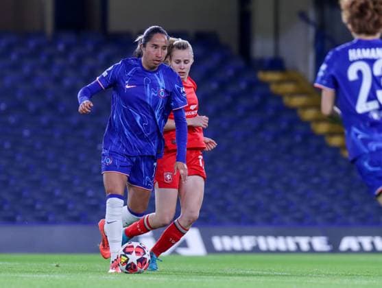 Stamford Bridge, London, 11th December 2024: Mayra Ramirez (7 Chelsea) looks for space during the UEFA Women s Champions League game between Chelsea and FC Twente at Stamford Bridge, London, England on Wednesday 11th December 2024. (Claire Jeffrey SPP) Copyright: xClairexJeffreyx xSPPx spp-en-ClJeSp-CJ-SPP-FOOTBALL-CHEvTWE018