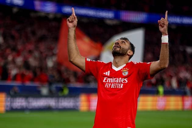 Vangelis Pavlidis forward of SL Benfica celebrates after scoring a goal during the UEFA Champions League 2024 25 League Phase MD4 match between SL Benfica and Bologna FC at the Estadio da Luz in Lisbon on December 11, 2024. UEFA Champions League - SL Benfica vs Bologna FC (Valter Gouveia SPP) Copyright: xValterxGouveia SPPx spp-en-VaGo-VG_L3996