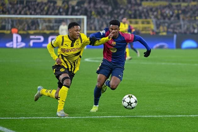 11 12 2024, Football, Champions League, Matchday 6, Season 2024 2025, Borussia Dortmund FC Barcelona, Julien Duranville Borussia Dortmund , Inigo Martinez FC Barcelona xRHR PHOTO TKx Copyright: RHR-FOTOx RHR-FOTO TK