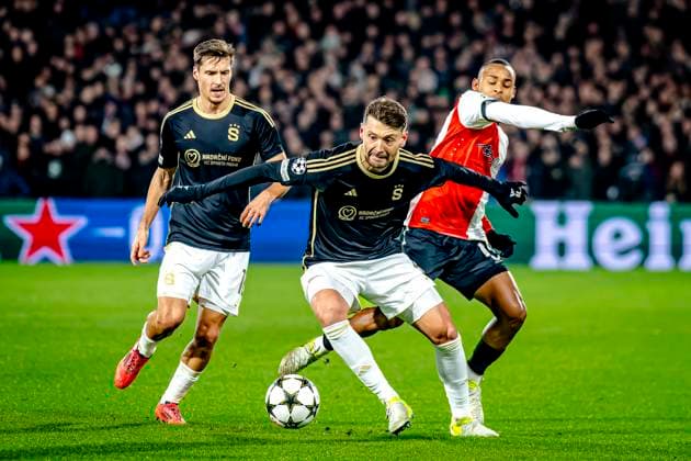 Sparta Praha midfielder Kaan Kairinen, Feyenoord Rotterdam forwarder Igor Paixao during the match Feyenoord Sparta Praha at the Stadium De Kuip for the Champions League phase Matchday 6 season 2024 2025 in ROTTERDAM, Netherlands on 11 december 2024, photo by Marcel van Dorst EYE4images DeFodi Images Defodi 746 203682 Defodi-746