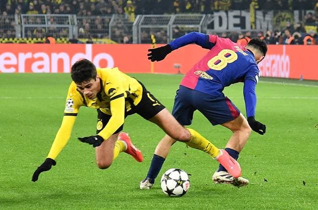 11 12 2024, xhbx, Football UEFA Champions League, Borussia Dortmund FC Barcelona emspor, v l Giovanni Reyna Borussia Dortmund , bar08 DFL DFB REGULATIONS PROHIBIT ANY USE OF PHOTOGRAPHS as IMAGE SEQUENCES and or QUASI VIDEO Dortmund