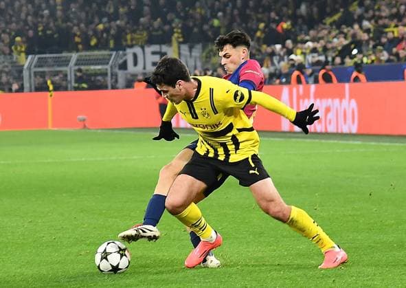 11 12 2024, xhbx, Football UEFA Champions League, Borussia Dortmund FC Barcelona emspor, v l Giovanni Reyna Borussia Dortmund , Pedri FC Barcelona DFL DFB REGULATIONS PROHIBIT ANY USE OF PHOTOGRAPHS as IMAGE SEQUENCES and or QUASI VIDEO Dortmund