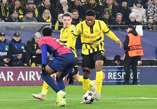 11 12 2024, xhbx, Football UEFA Champions League, Borussia Dortmund FC Barcelona emspor, v l Alejandro Balde FC Barcelona , Marcel Sabitzer Borussia Dortmund , Julien Duranville Borussia Dortmund DFL DFB REGULATIONS PROHIBIT ANY USE OF PHOTOGRAPHS as IMAGE SEQUENCES and or QUASI VIDEO Dortmund