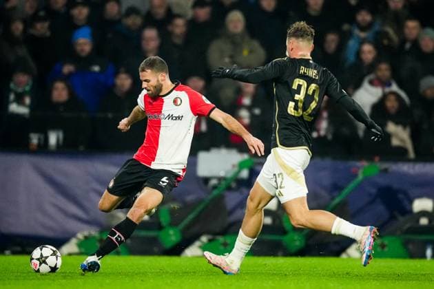 UEFA Champions League: Feyenoord v AC Sparta Praha Rotterdam - Bart Nieuwkoop of Feyenoord, Matej Rynes of AC Sparta Praha during the sixth round of new format of the Champions League 2024 2025. The match is set between Feyenoord and AC Sparta Praha at Stadion Feijenoord De Kuip on 11 December 2024 in Rotterdam, The Netherlands. Copyright: xTomxBodex