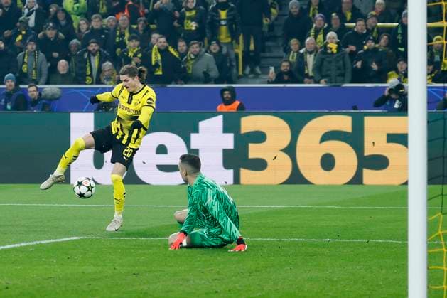 Picture from l Marcel Sabitzer Borussia Dortmund, 20 with the chance to take the lead, Goalkeeper, Goalkeeper Inaki Pena FC Barcelona, 13 , 11 12 2024, Football, Champions League, Borussia Dormund FC Barcelona, GER, Dortmund, Signal Iduna Park Copyright: HMBxMedia xHeikoxBecker