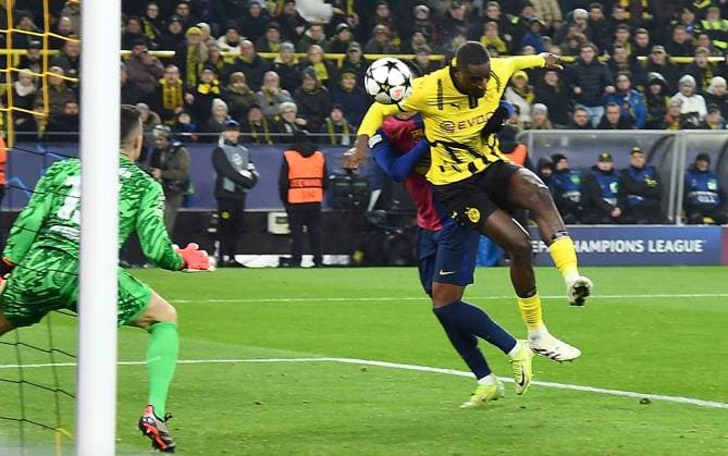 11 12 2024, xhbx, Football UEFA Champions League, Borussia Dortmund FC Barcelona emspor, v l Marc Andre ter Stegen FC Barcelona , Serhou Guirassy Borussia Dortmund DFL DFB REGULATIONS PROHIBIT ANY USE OF PHOTOGRAPHS as IMAGE SEQUENCES and or QUASI VIDEO Dortmund