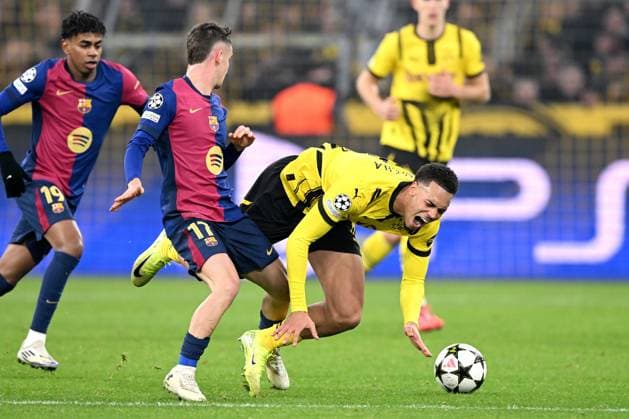 DORTMUND - (l-r) Marc Casado of FC Barcelona, Barca Felix Nmecha of Borussia Dortmund during the UEFA Champions league match between Borussia Dortmund and FC Barcelona at the Signal Iduna Park on Dec. 11, 2024 in Dortmund, Germany. ANP Hollandse Hoogte UEFA Champions League 2024 25 League phase 6 2024 25 xVIxANPxSportx xGerritxvanxKeulenxIVx 515487815 originalFilename: 515487815.jpg