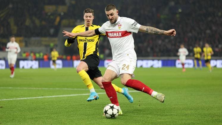 11 12 2024, Germany, Stuttgart, Football Champions League, VfB Stuttgart vs Young Boys Bern, v l Cedric Itten Bern Jeff Chabot VfB